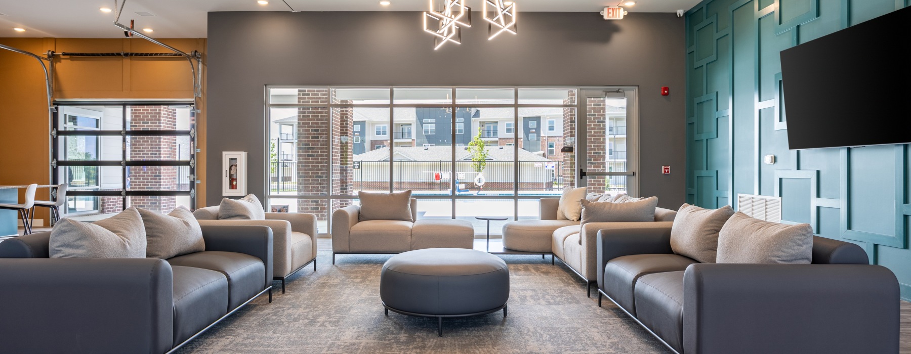 Leasing office with furniture